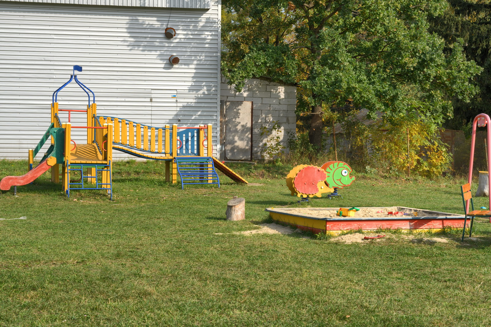 Air Museum Playground backplate