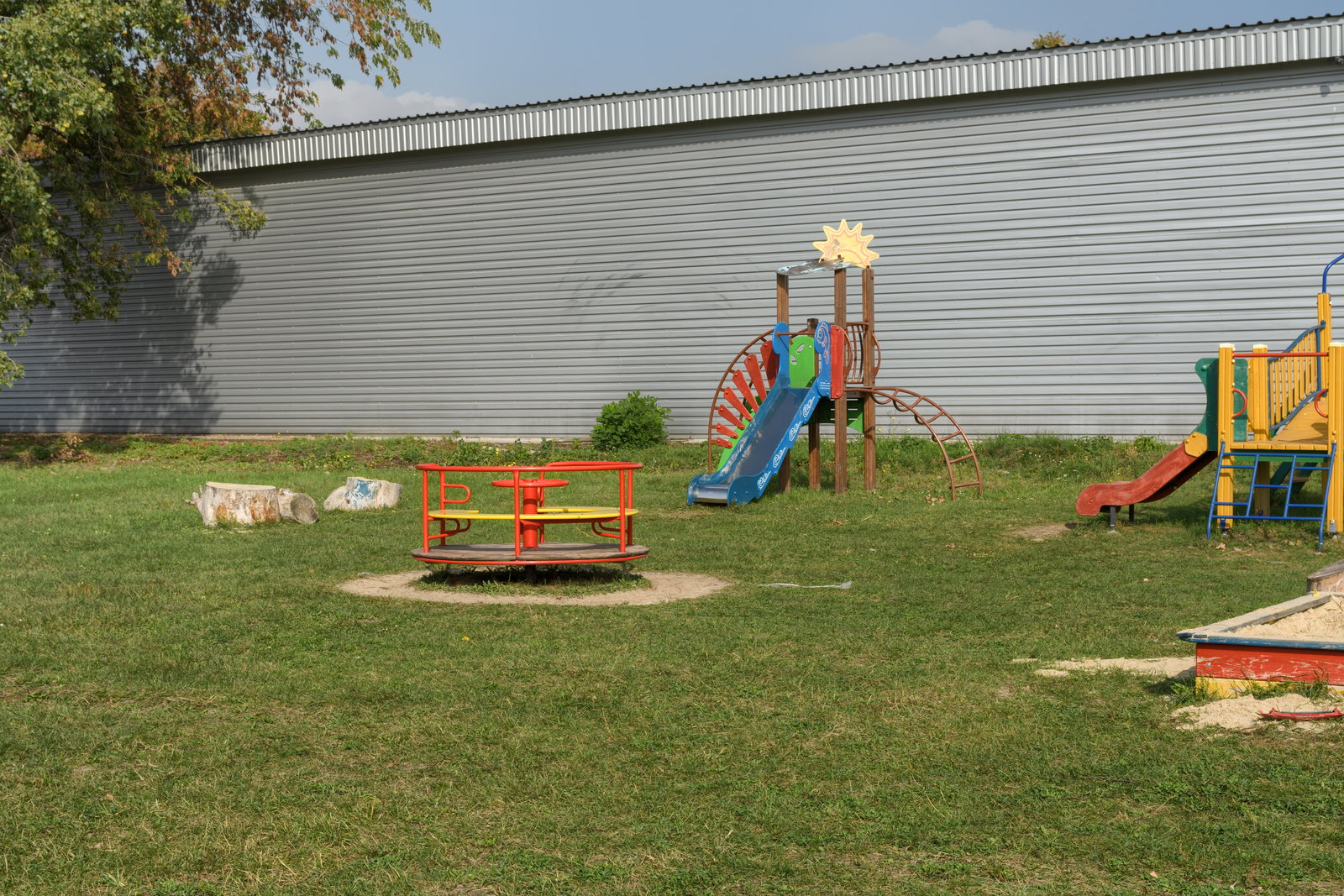 Air Museum Playground backplate