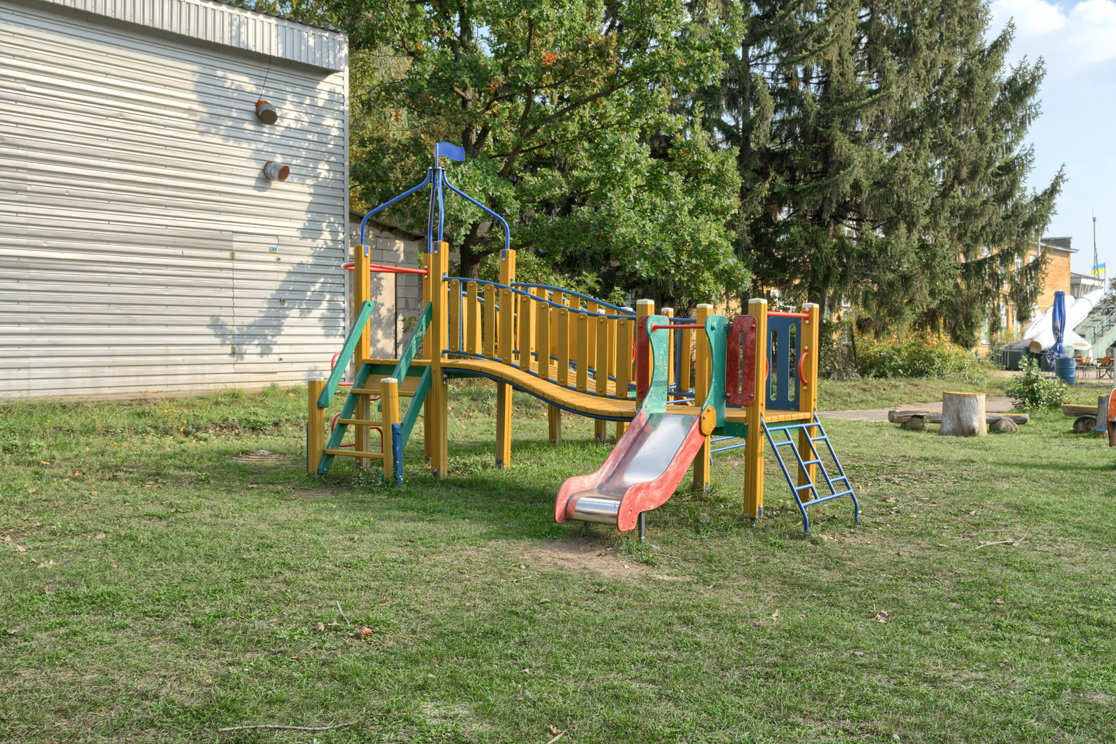 Air Museum Playground backplate
