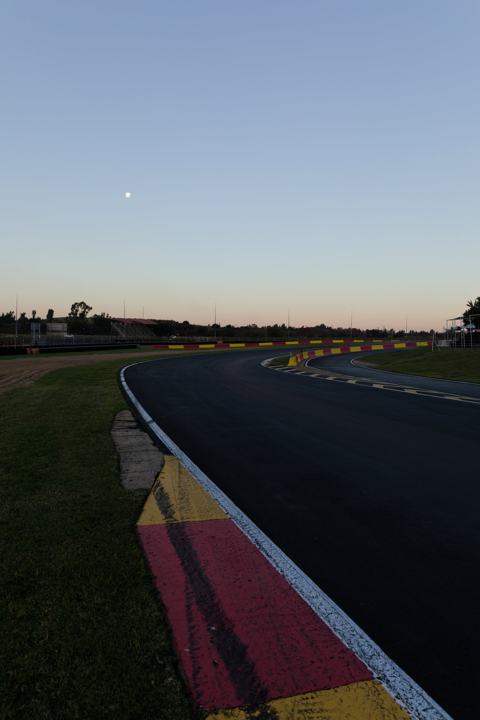 Zwartkops Straight Sunset backplate