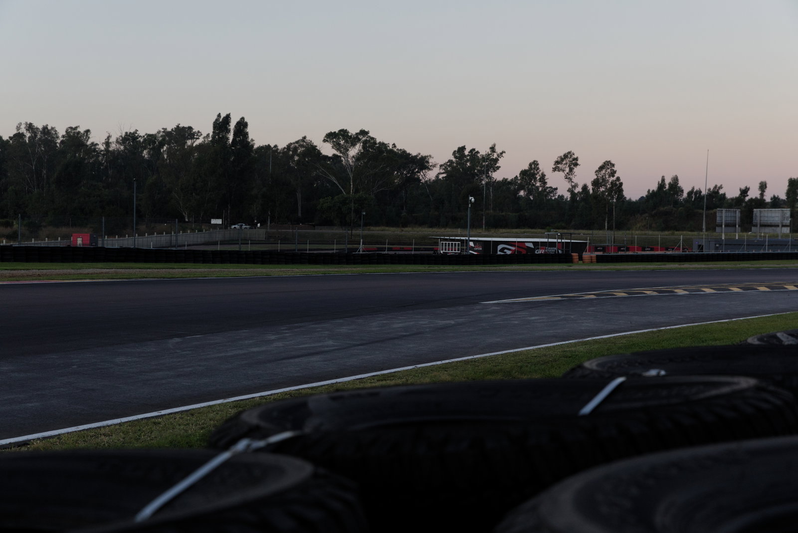 Zwartkops Straight Sunset backplate