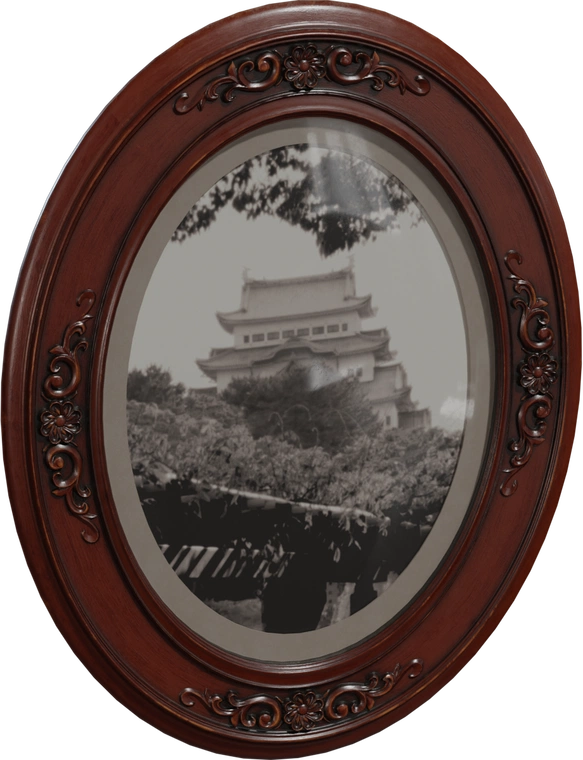 Free 8K - ornate oval wooden hanging picture frame with varnished vintage finish, carved floral details and antique photo insert; decorative wall prop.