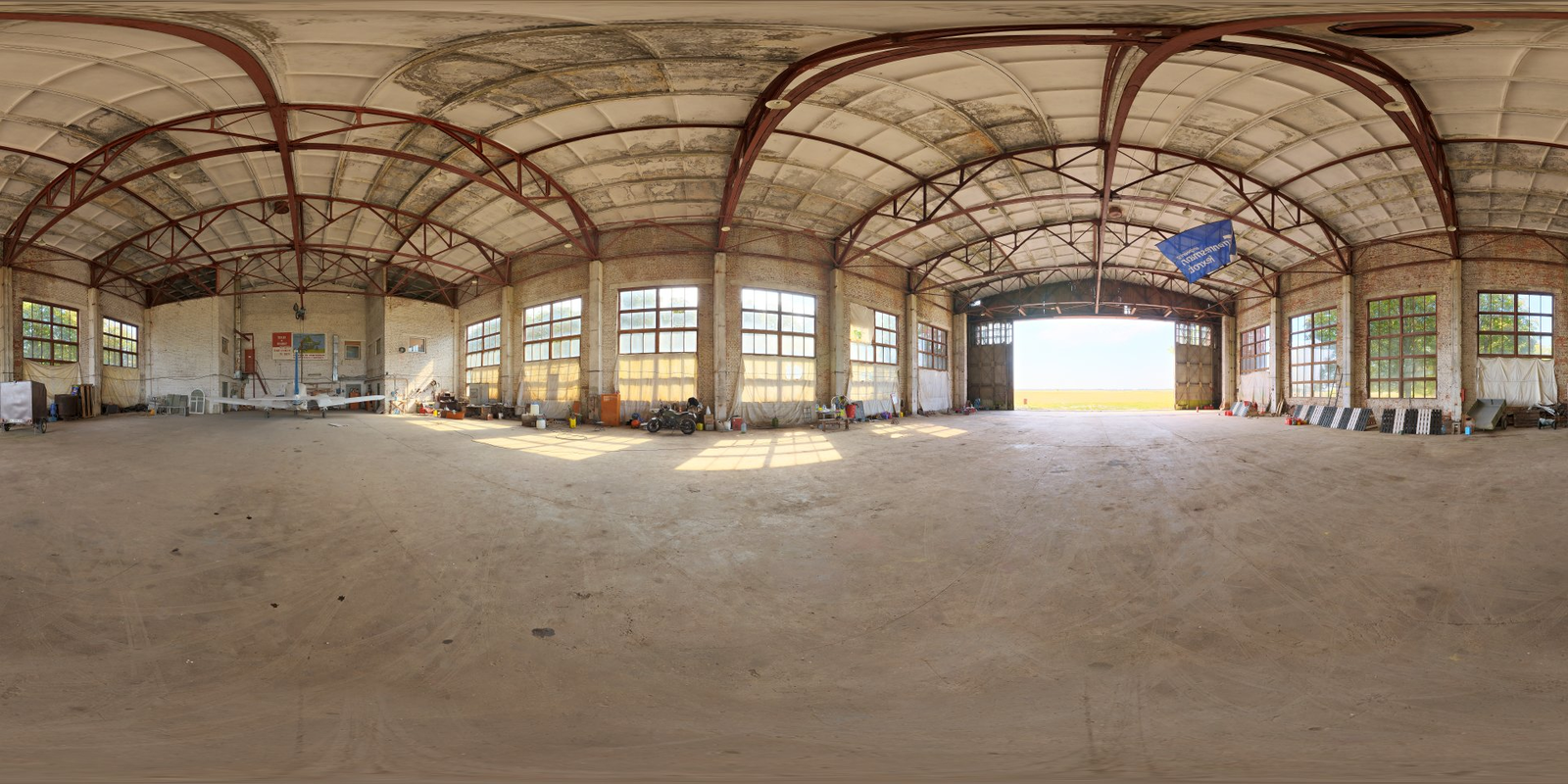 Small Hangar 01